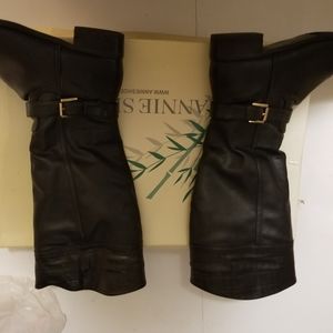 Women calf length boots